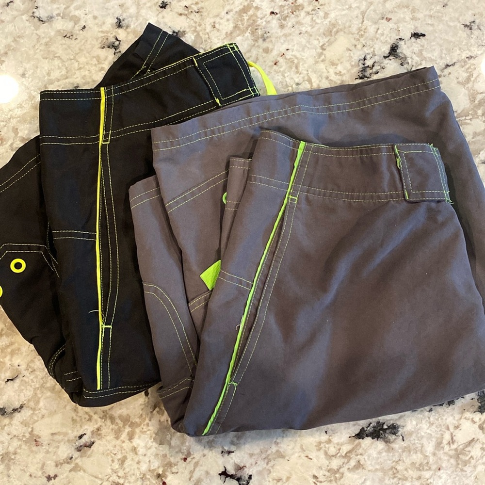 Laguna Men’s 2 pack swim trunks size 32
